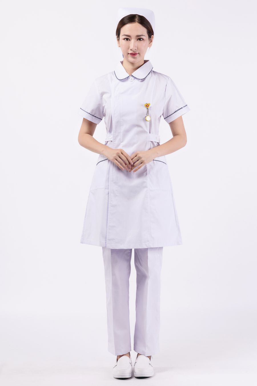 如何選擇正規(guī)的護士服裝生產廠家